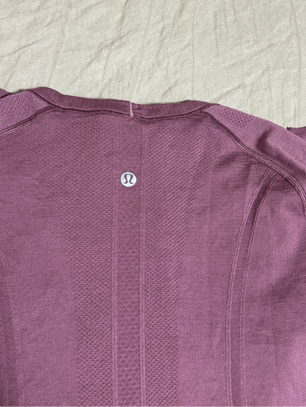 Two Lululemon long sleeve shirts size 8 - Picture 3 of 7